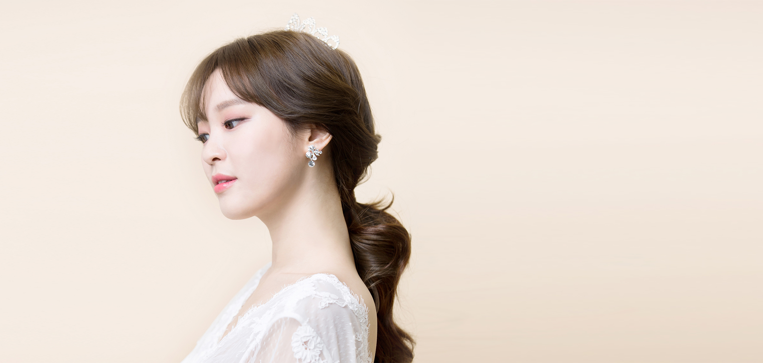 아이웨딩 brand+ > 브랜드소개 > 헤어/메이크업 > 살롱드뮤사이 아이웨딩 brand+  > 브랜드소개  > 헤어/메이크업  > 살롱드뮤사이  