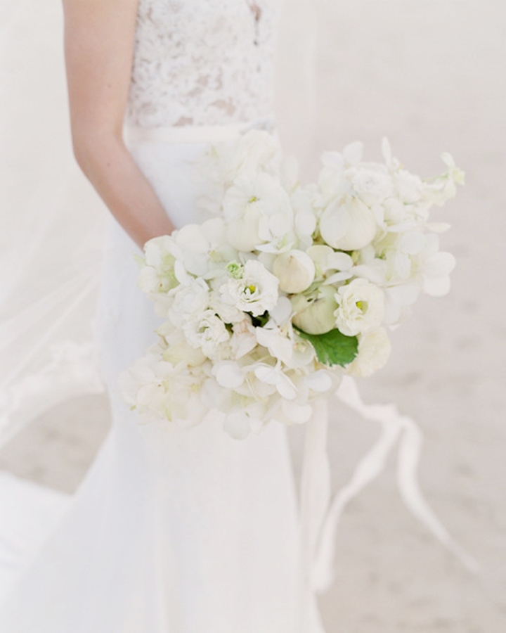 stacy-brad-wedding-bouquet-white-100-1018_vert.jpg