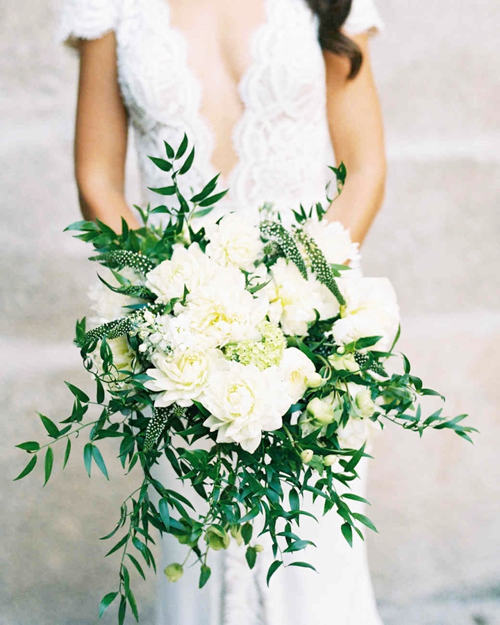 jeannette-taylor-wedding-portugal-bouquet-103118064_vert.jpg