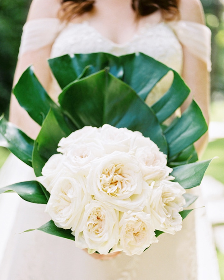 abbey-jeffrey-wedding-bouquet-22973-04-6496925-0718_vert.jpg