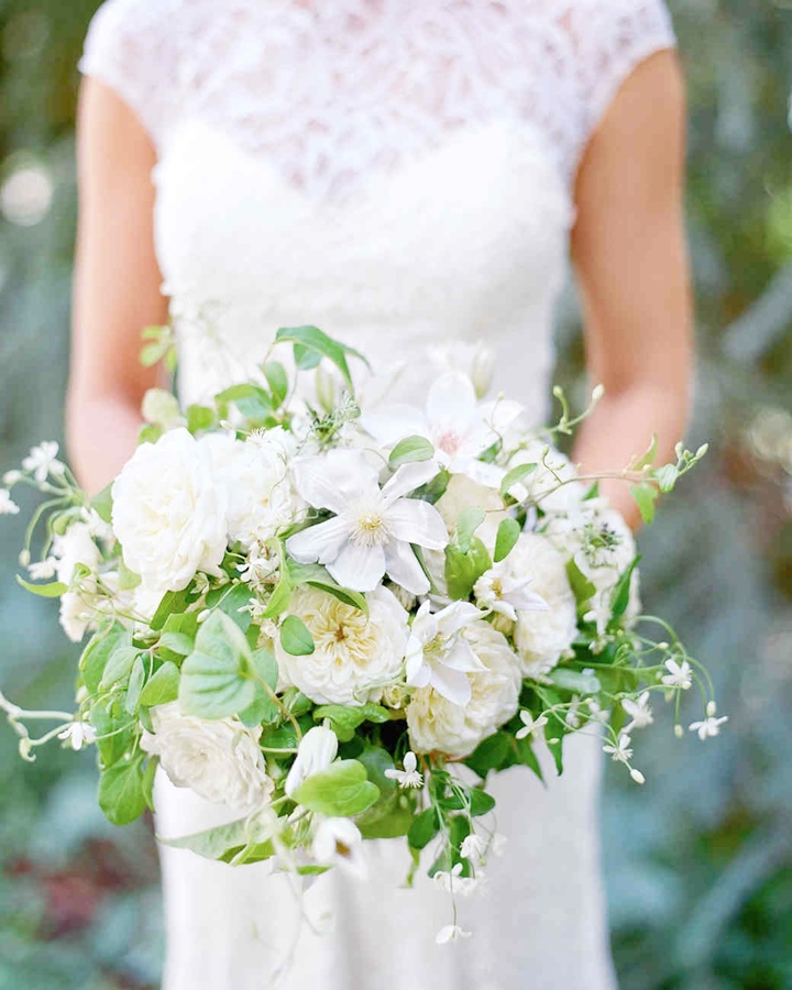 mckenzie-paul-wedding-wyoming-bouquet-103171974_vert.jpg