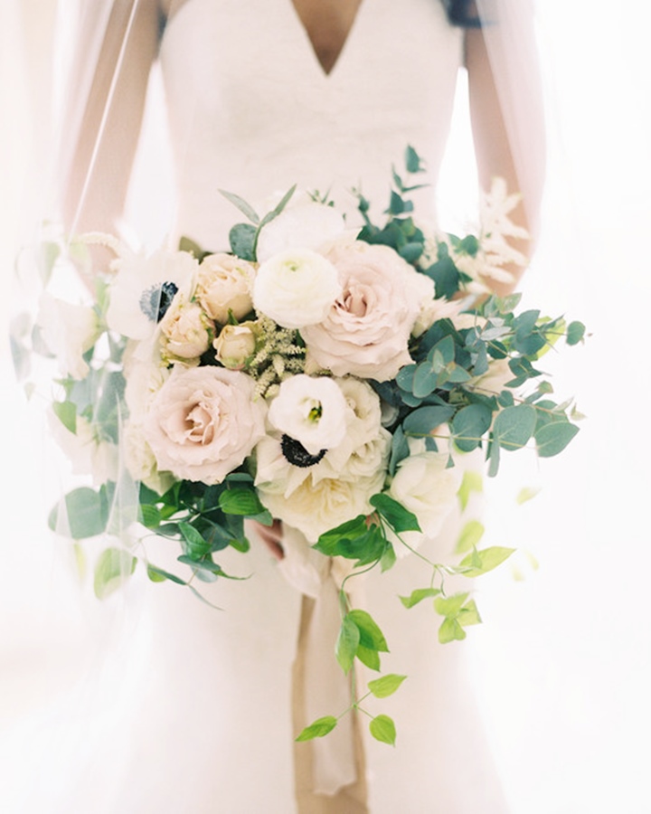 jessica-brian-wedding-bouquet-11-0918_vert.jpg