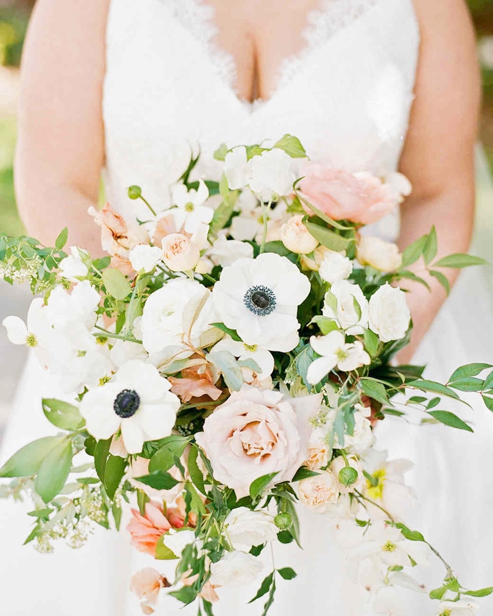 carey-jared-wedding-bouquet-133-6373504-0817_vert.jpg