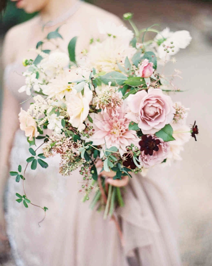 beth-aaron-wedding-blackberryfarm-bouquet-5329-016-6516072-1018_0_vert.jpg