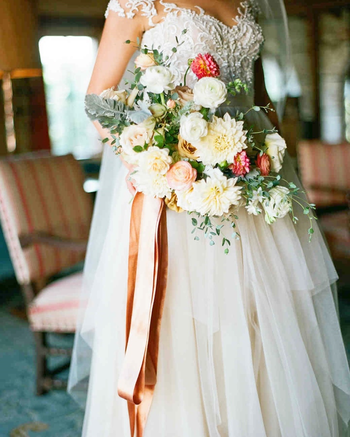 jessika-william-wedding-bouquet-435-10-6491625-0418_vert.jpg