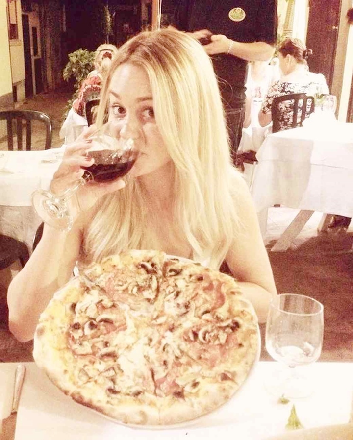 lauren-conrad-honeymoon-0117_vert.jpg
