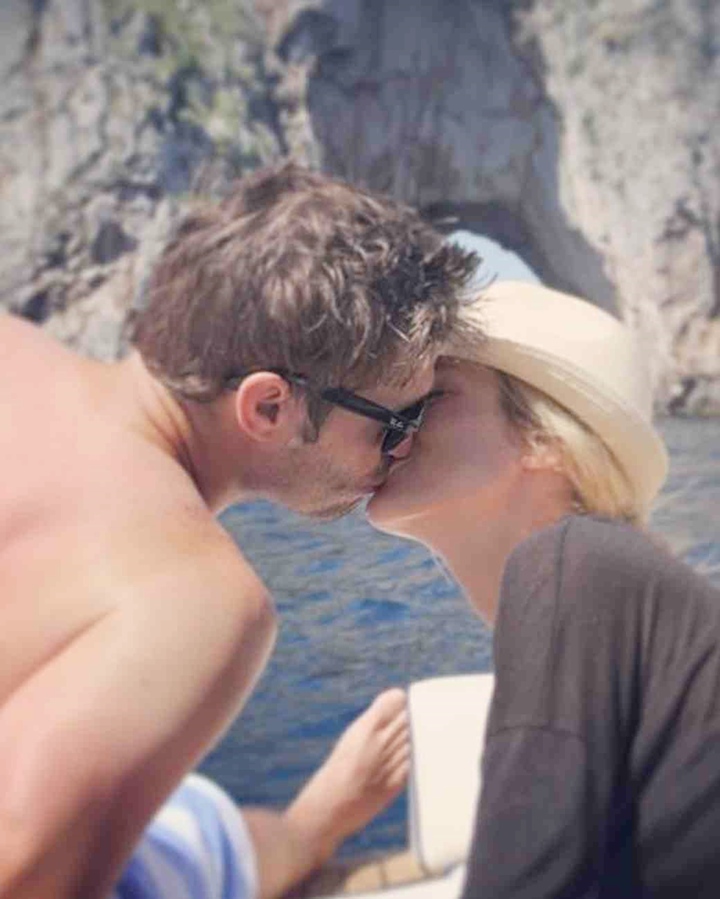 kristin-cavallari-jay-cutler-honeymoon-0117_vert.jpg
