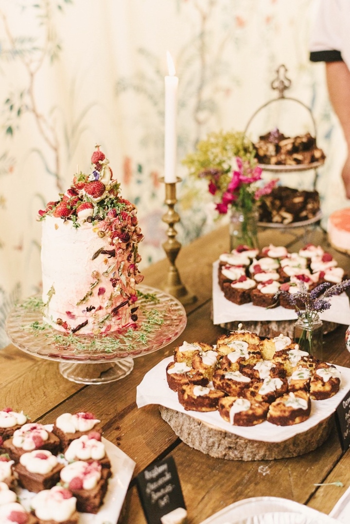 Pretty-DIY-wedding-at-Ballintubbert-House-by-This-Modern-Love-46.jpg