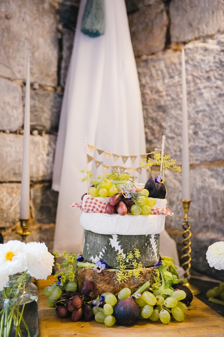 Polhawn-Fort-Cornwall-wedding-by-Dasha-Caffrey-80.jpg