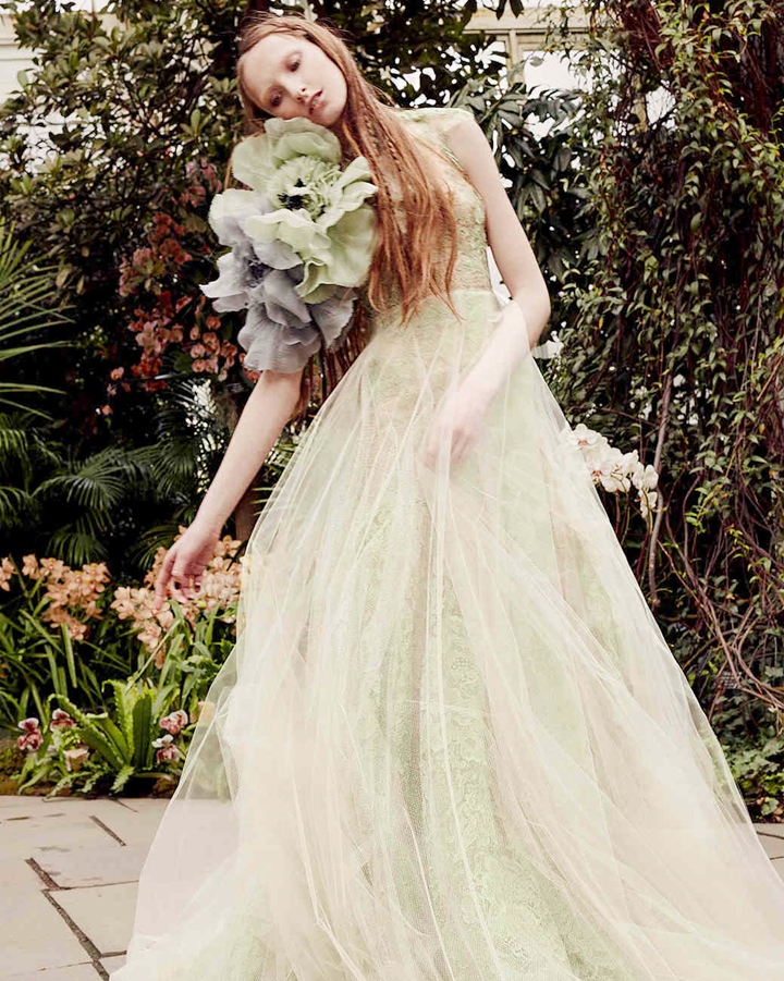 vera-wang-wedding-dress-spring2020-03_vert.jpg