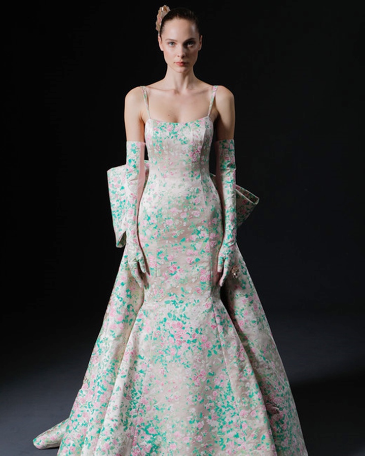 isabelle-armstrong-wedding-dress-spring2020-13_vert.jpg