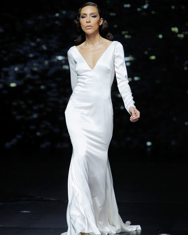 pronovias-wedding-dress-spring2020-13_vert.jpg