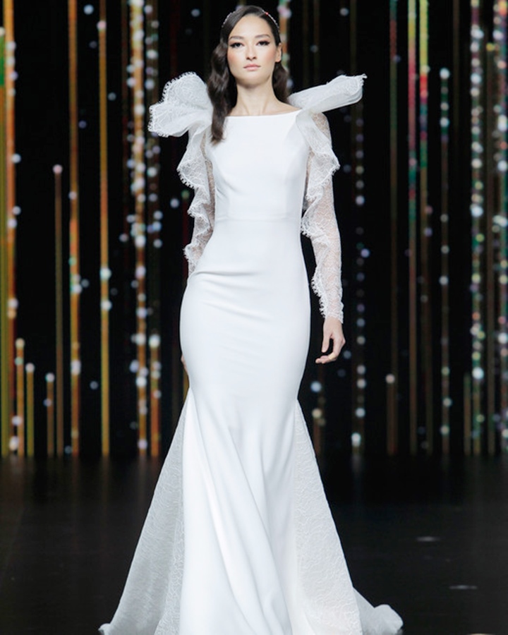 pronovias-wedding-dress-spring2020-09_vert.jpg