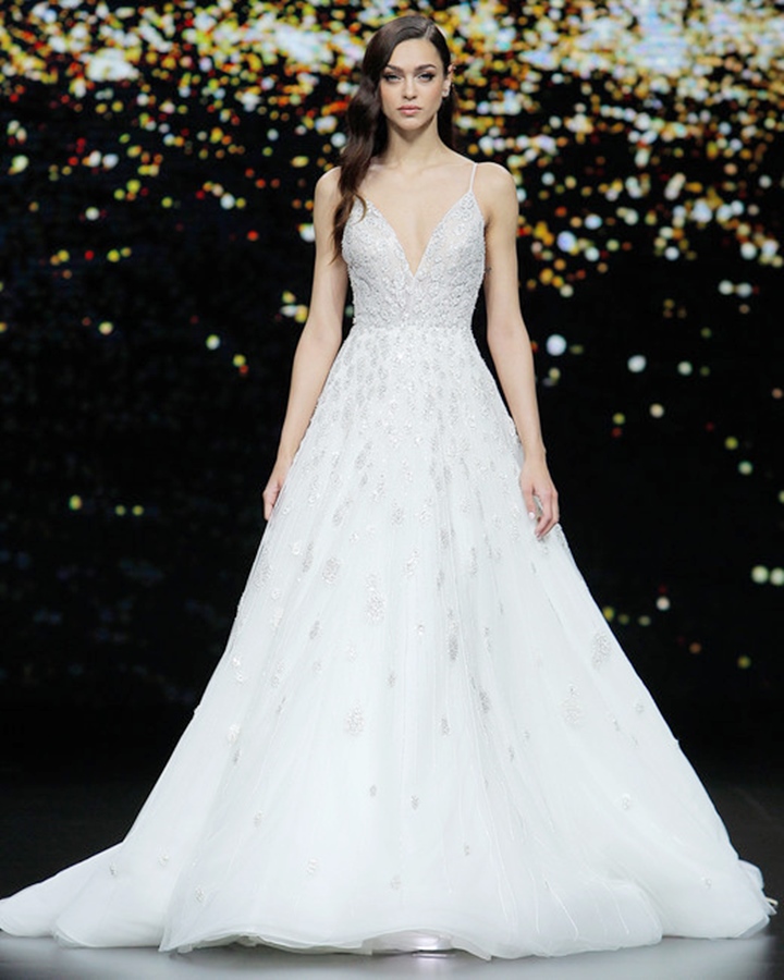 pronovias-wedding-dress-spring2020-34_vert.jpg