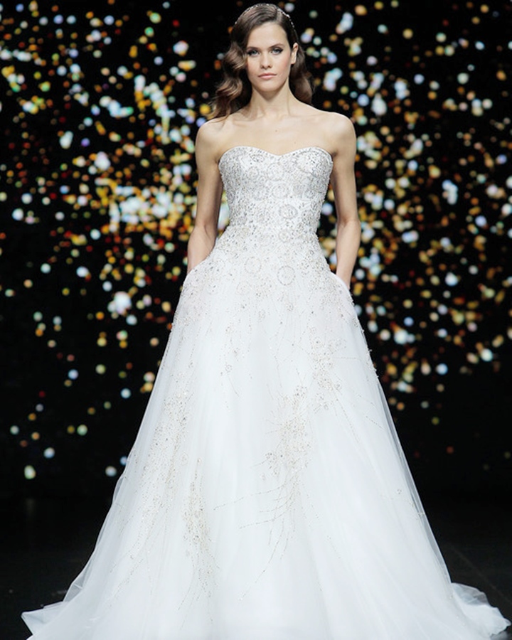 pronovias-wedding-dress-spring2020-33_vert.jpg