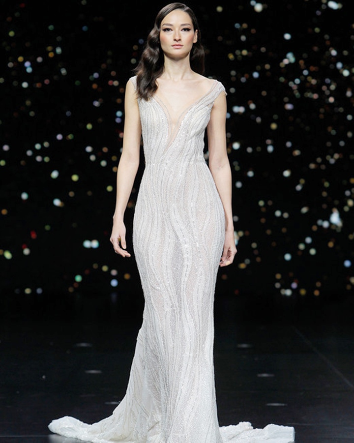 pronovias-wedding-dress-spring2020-32_vert.jpg