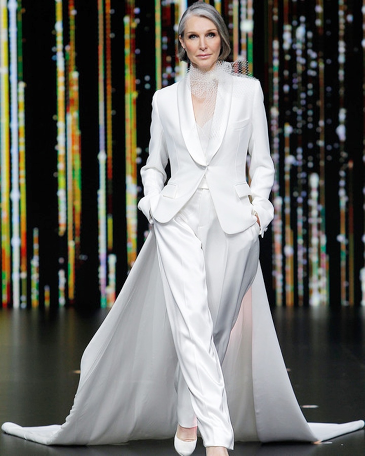 pronovias-wedding-dress-spring2020-07_vert.jpg