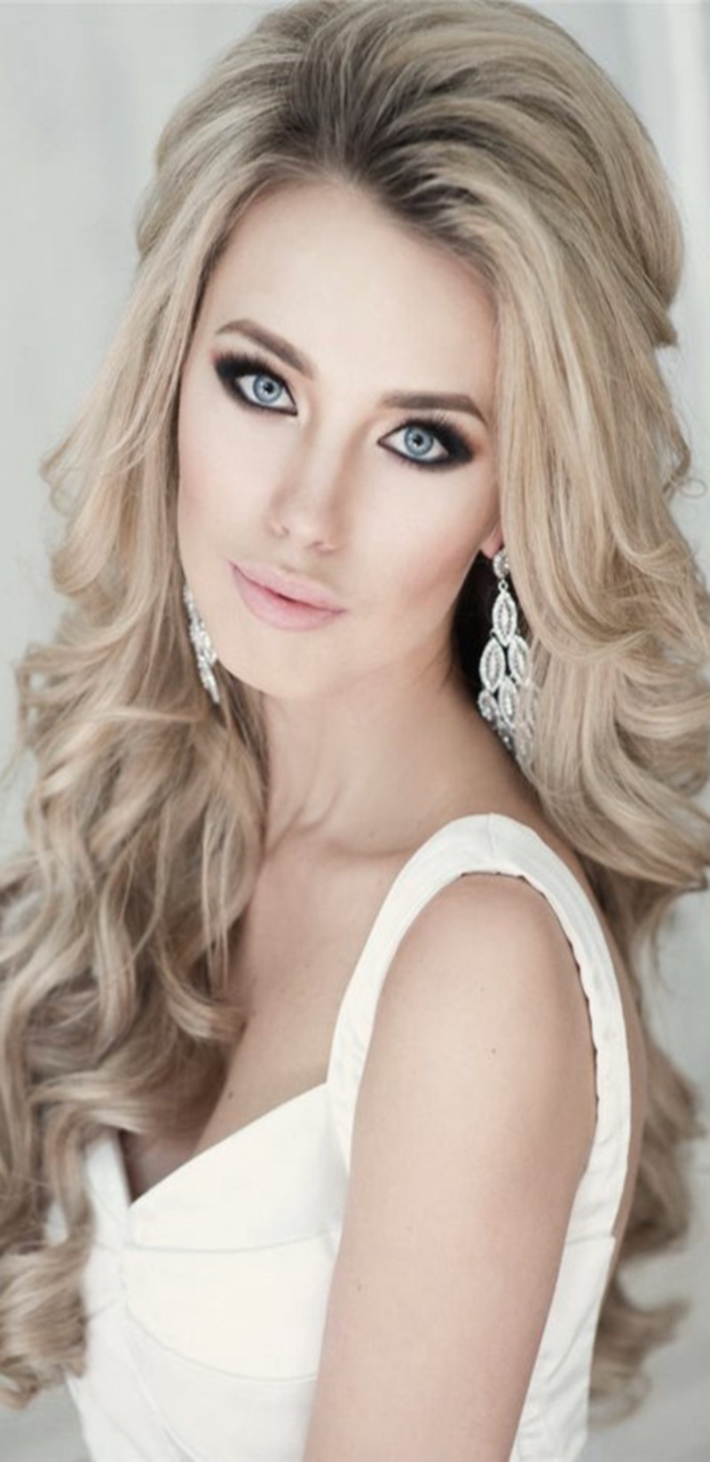favorite-wedding-hairstyles-for-long-hair-soft-waves-nata-muzhetskaya.jpg