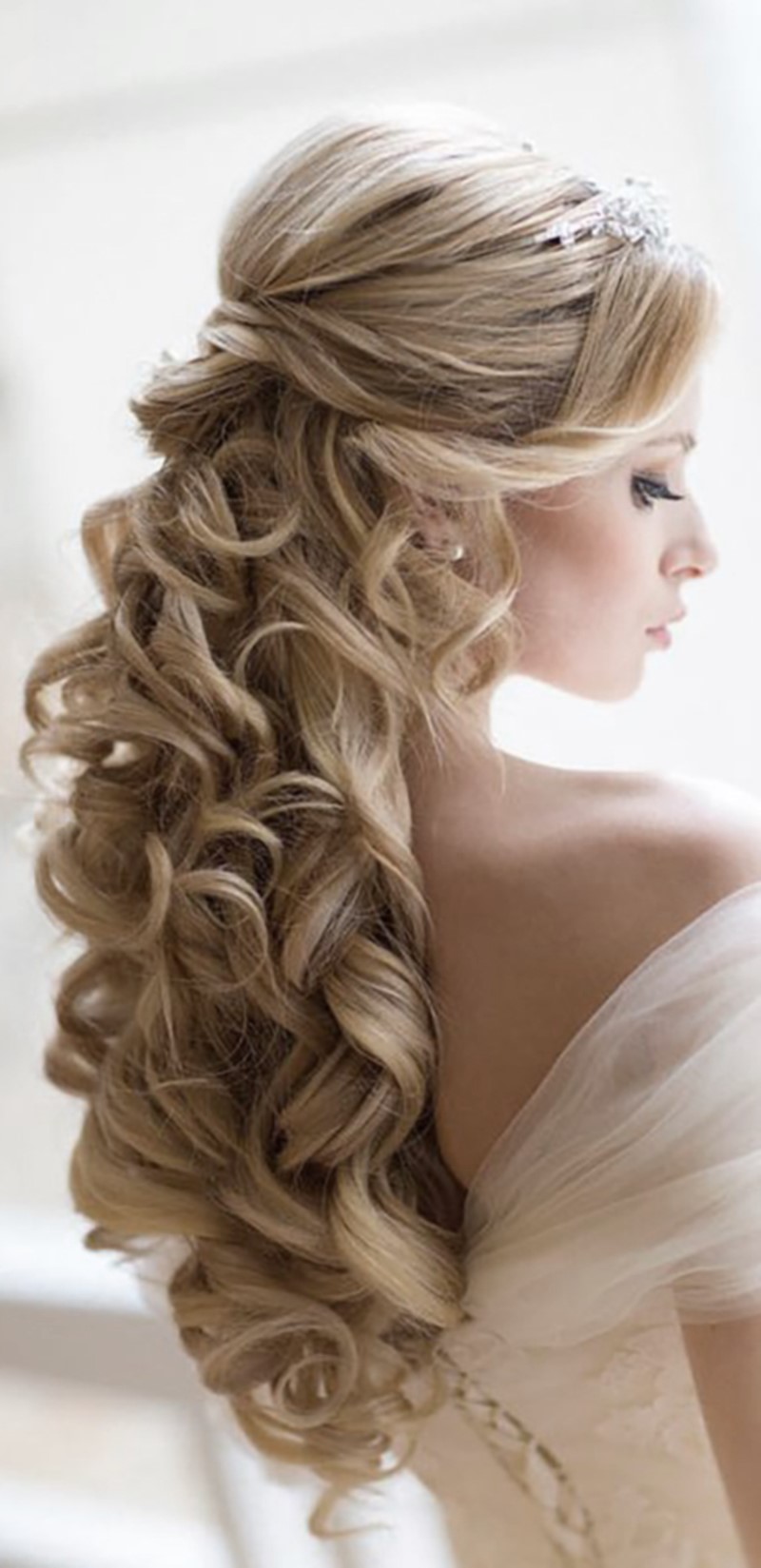 favorite-wedding-hairstyles-for-long-hair-gentle-half-up-half-dow-elstile-2.jpg