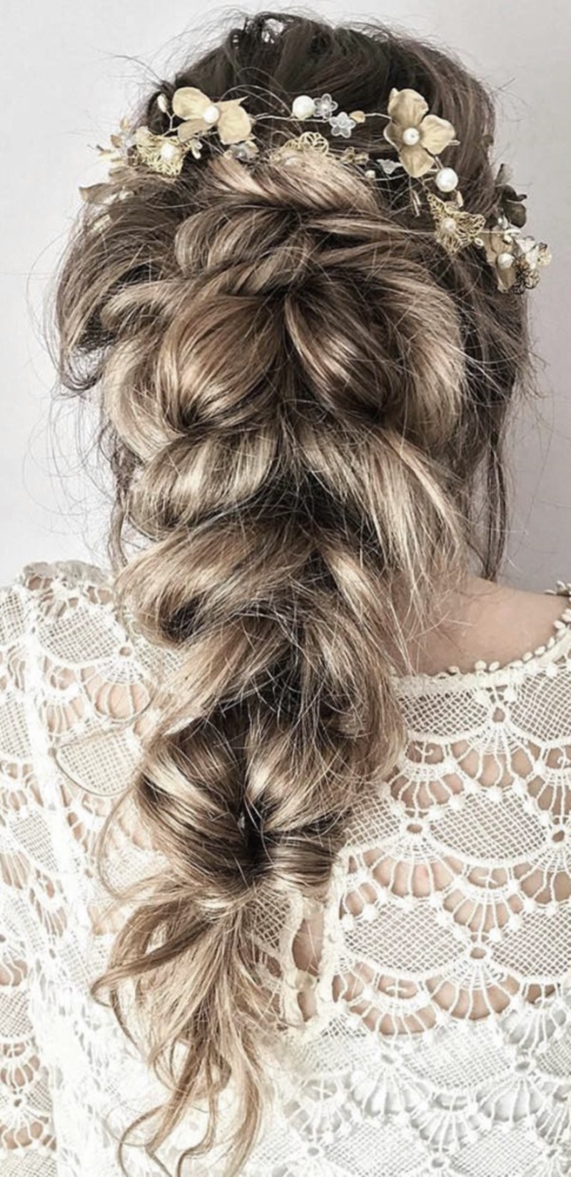 favorite-wedding-hairstyles-for-long-hair-half-up-half-down-with-flowers-tabitth.jpg