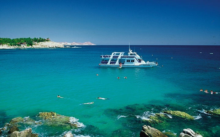Boat-with-Snorkelers2.jpg