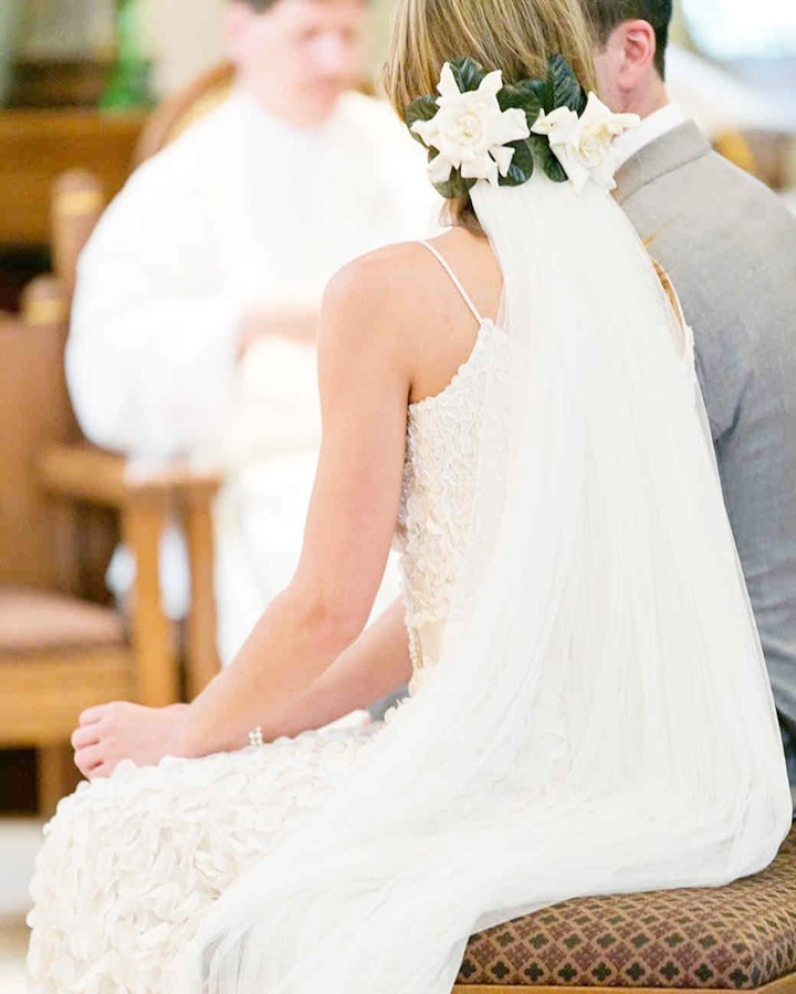 floral-hairstyles-cassi-claire-0618_vert.jpg