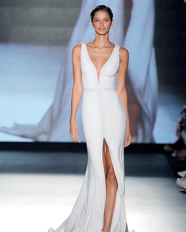 rosa-clara-dress-spring2019-01_vert.jpg
