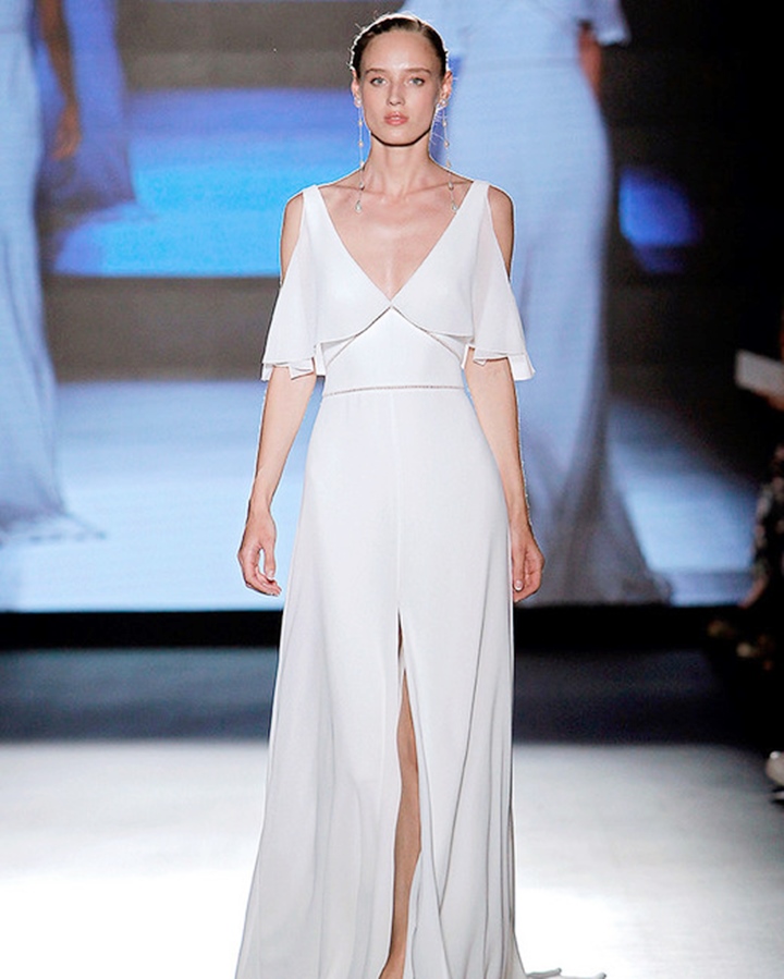 rosa-clara-dress-spring2019-02_vert.jpg
