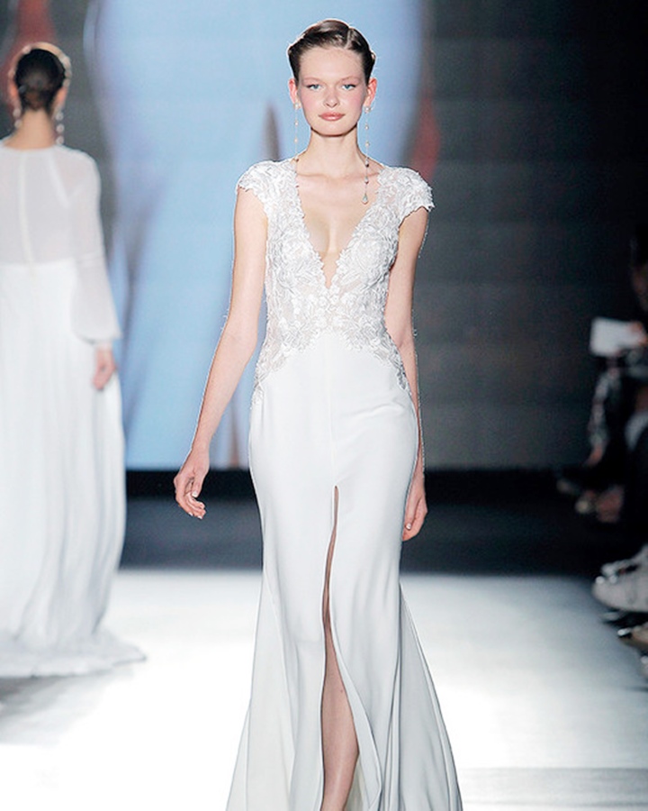 rosa-clara-dress-spring2019-05_vert.jpg