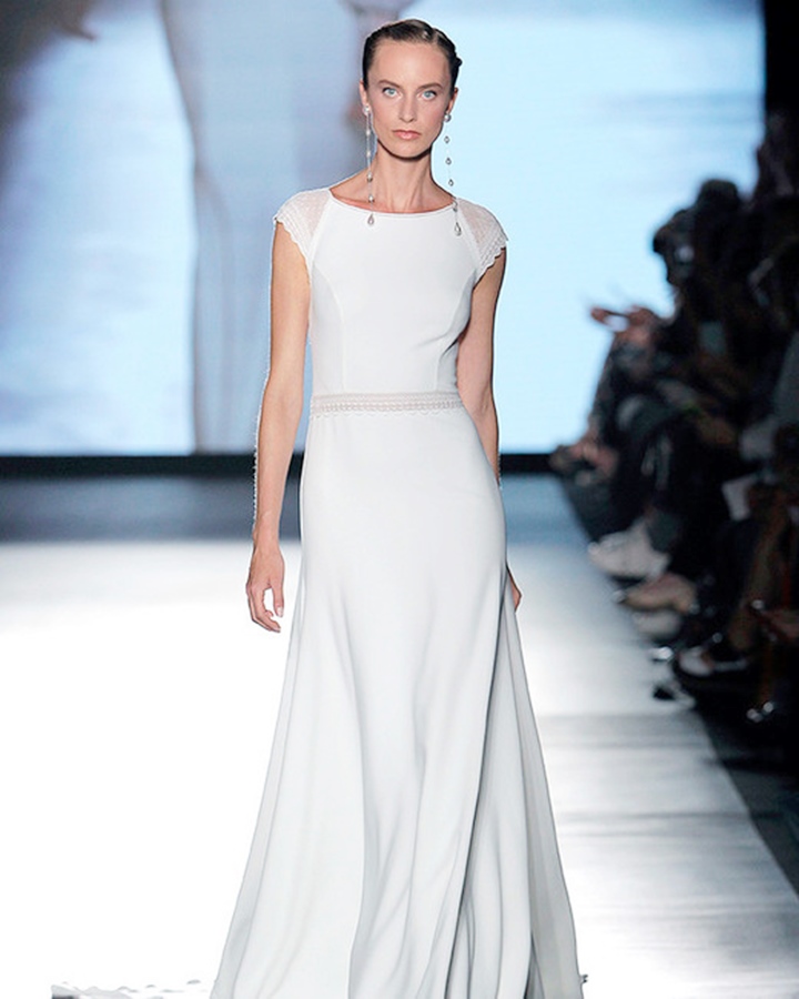 rosa-clara-dress-spring2019-09_vert.jpg
