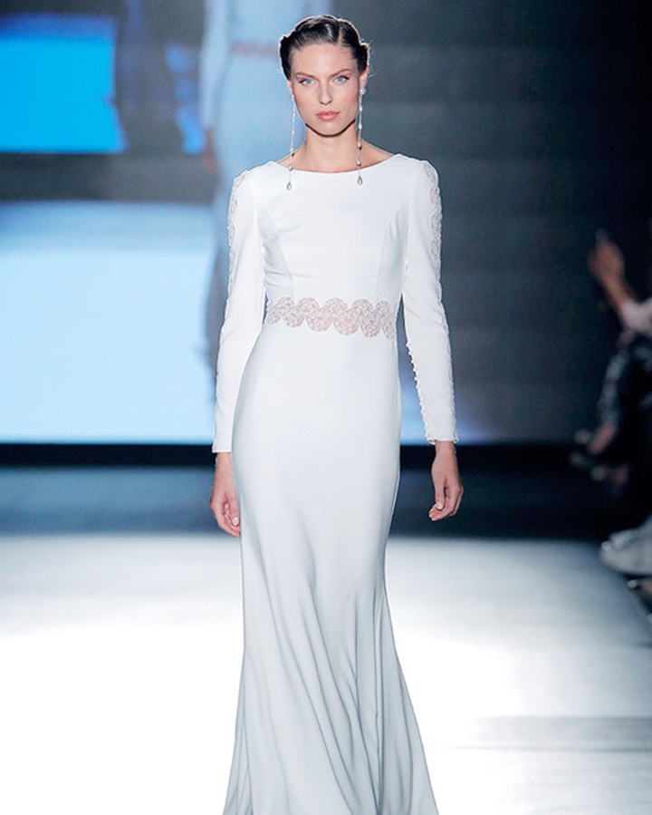 rosa-clara-dress-spring2019-10_vert.jpg