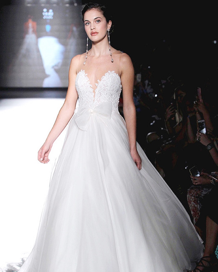 rosa-clara-dress-spring2019-26_vert.jpg