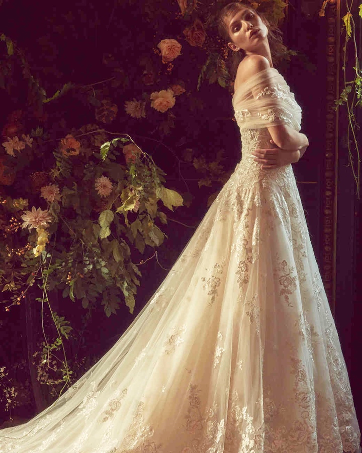 monique-lhuillier-bliss-wedding-dress-fall2019-05_vert.jpg